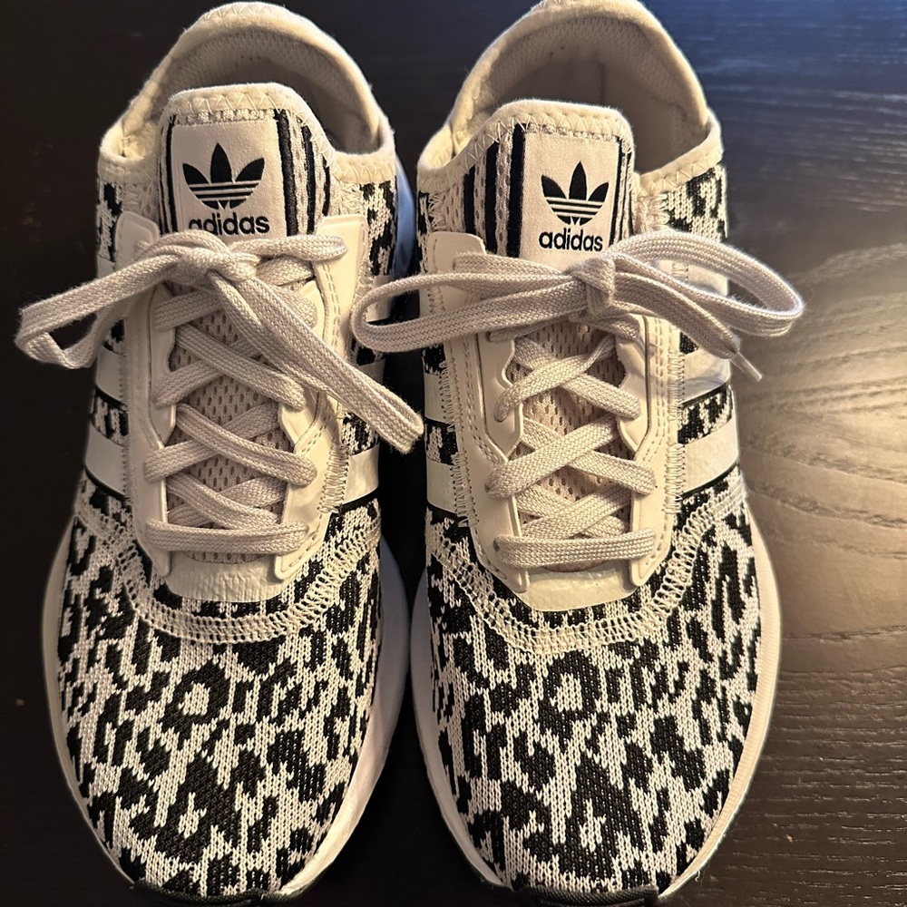 Adidas Originals Swift Run Leopard Sneaker Size 7
